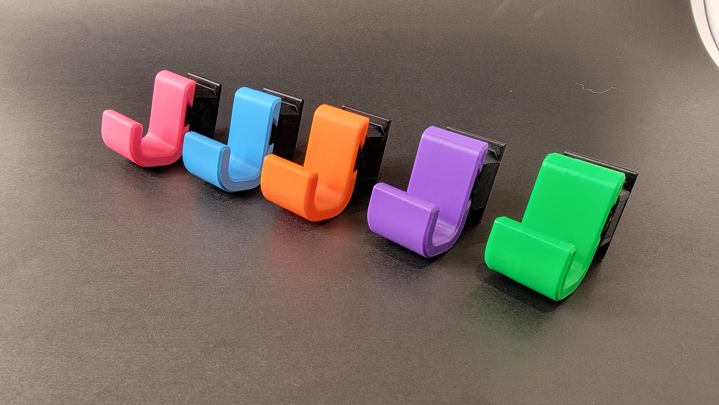 Different colours of Ruffland Kennel front hooks. 