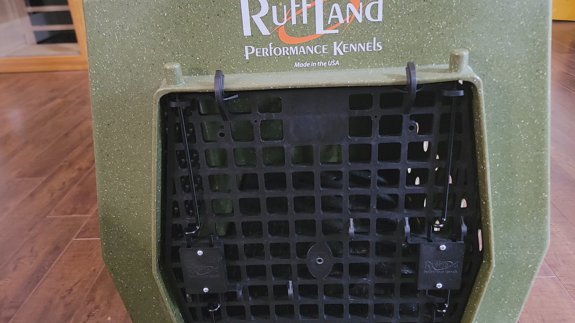 Easy snap-fit installation of the Ruffland kennel name plate